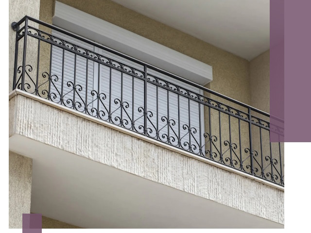 Балконные ограждения из металла и стекла в Магнитогорске для домов