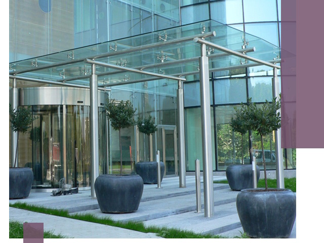 Навесы из стекла на заказ в Магнитогорске — монтаж и установка