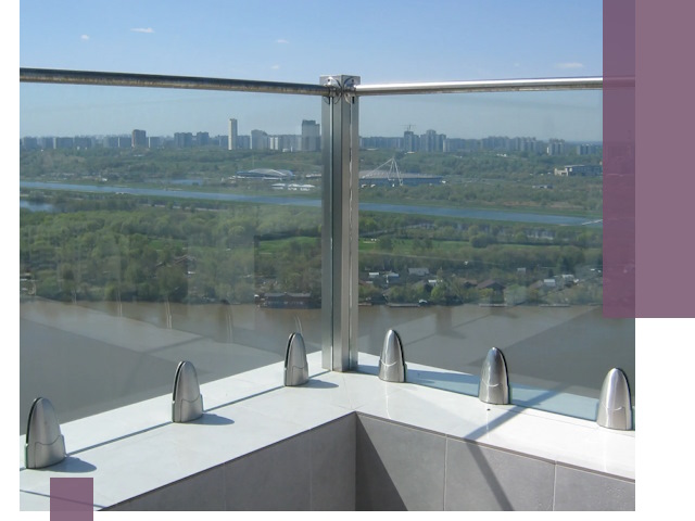 Стеклянные парапеты премиум класса в Магнитогорске для домов и бизнесов